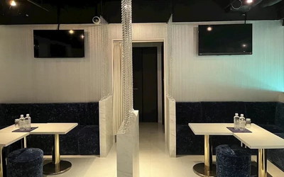 LUXURY FLOOR LIONEL/リオネルの店内2