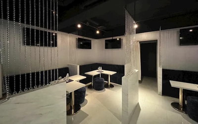 LUXURY FLOOR LIONEL/リオネルの店内3